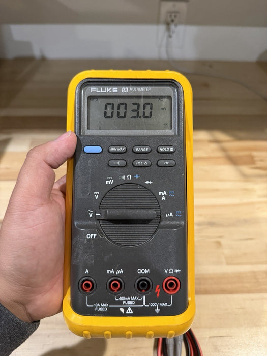 FLUKE 83 MULTIMETER W/ LEADS & CLIPS (TESTED) SHIPS FAST