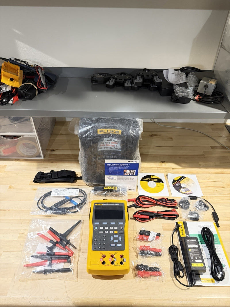 FLUKE 754 DOCUMENTING PROCESS CALIBRATOR W/ ACCESSORIES (NEW) FREE SHIPPING