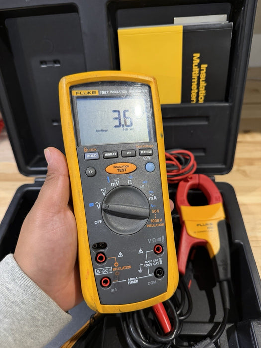 FLUKE 1587 DIGITAL INSULATION TESTER KIT W ACCESSORIES & LEADS - SHIPS FAST