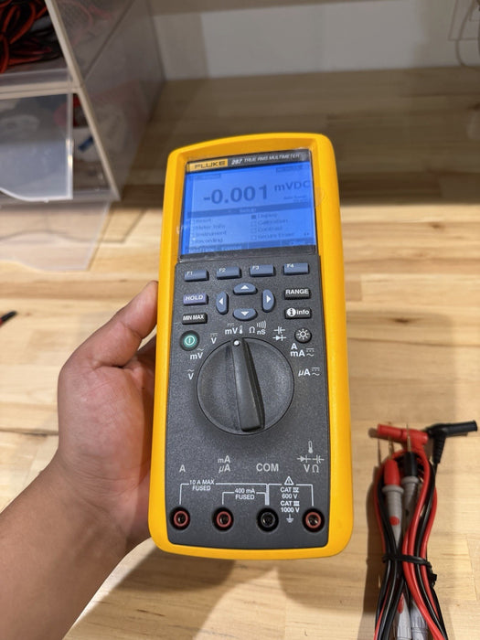 FLUKE 287 TRUE RMS ELECTRONIC LOGGING DIGITAL MULTIMETER W/ LEADS & CLIPS