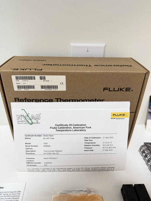 FLUKE 1524 REFERENCE THERMOMETER W/ PROBE & BAG (TESTED) FREE SHIPPING