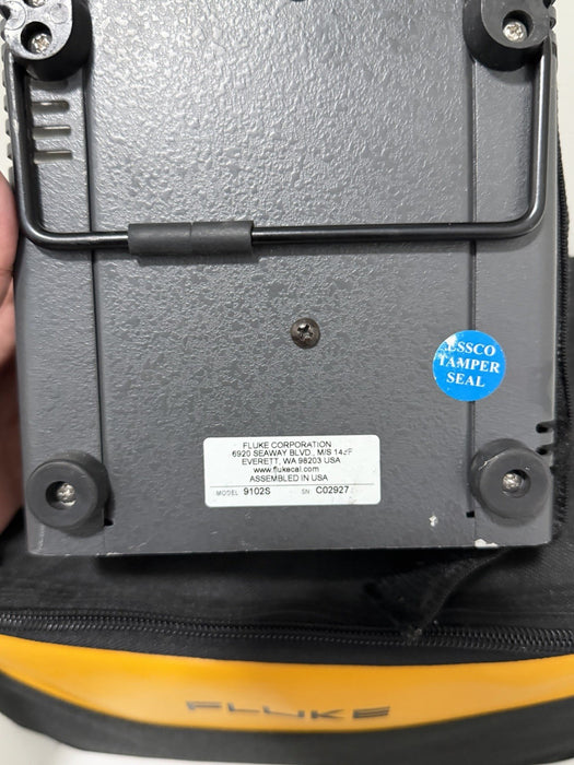 FLUKE 9102S DRY-WELL CALIBRATOR WITH BAG & CHARGER CALIBRATED 2024