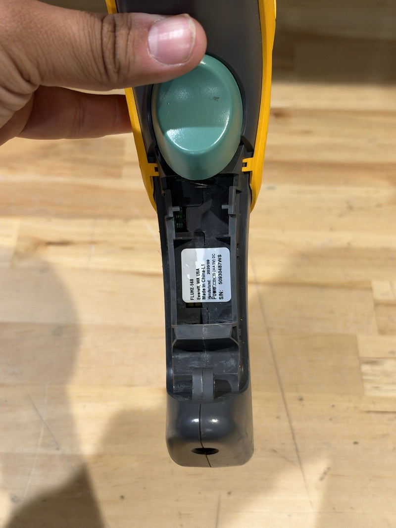 FLUKE 568 IR THERMOMETER W/ CASE (TESTED) SHIPS FAST (PARTS ONLY)