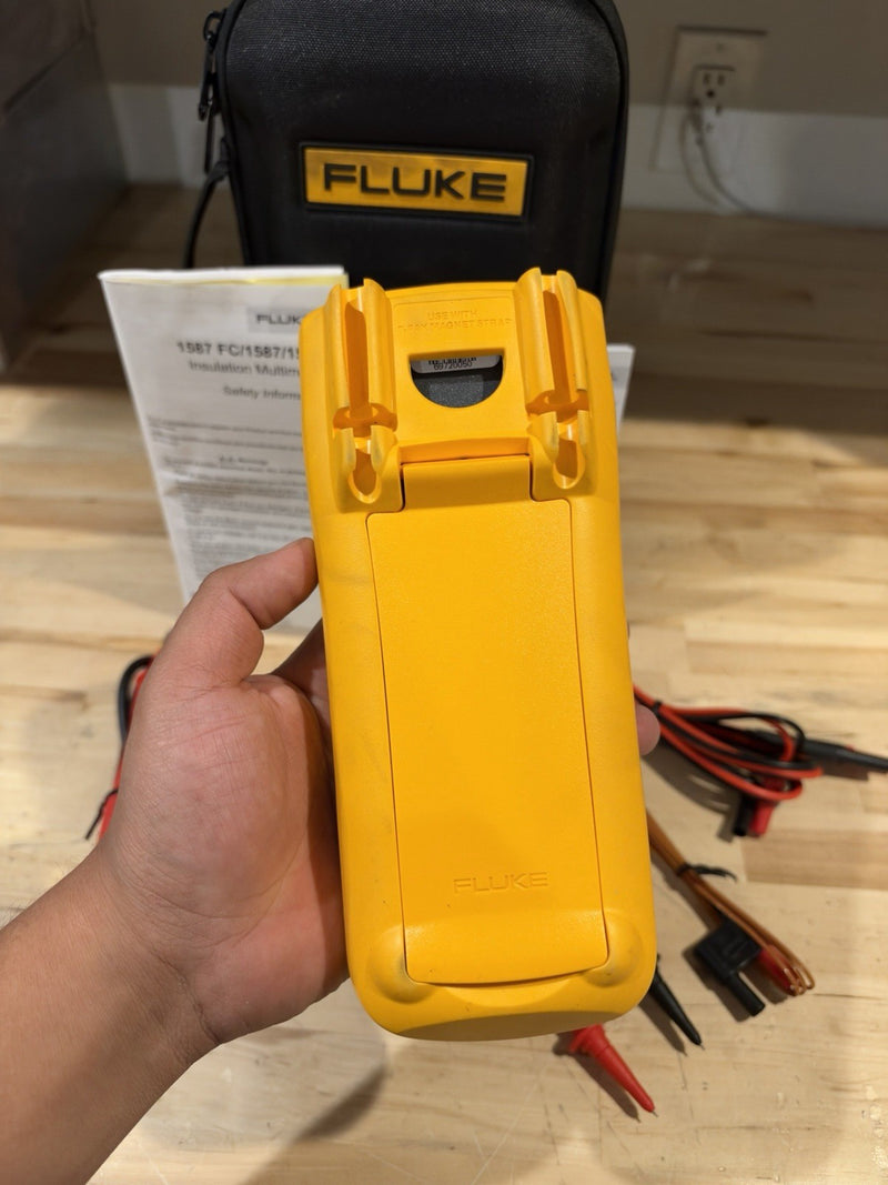 FLUKE 1587 FC 2 IN 1 HANDHELD DIGITAL INSULATION MULTIMETER W/ ACCESSORIES
