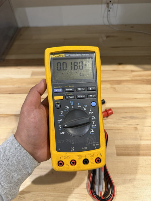 FLUKE 187 TRUE RMS MULTIMETER W/ LEADS (TESTED) SHIPS FAST