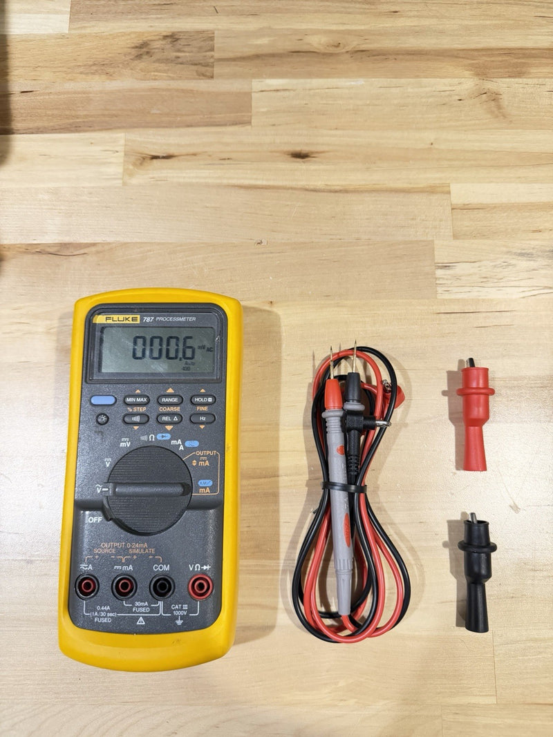 FLUKE 787 PROCESSMETER WITH LEADS & CLIPS TESTED