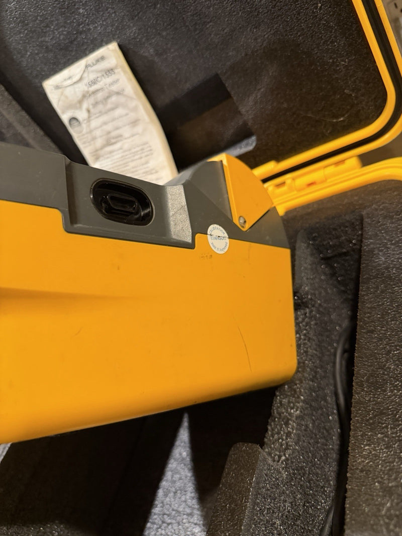 FLUKE 1555 10KV INSULATION TESTER WITH ACCESSORIES TESTED