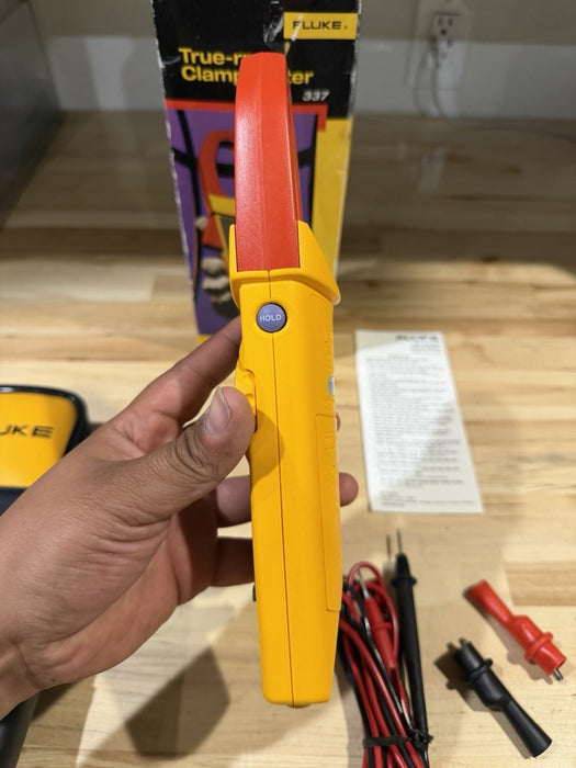 FLUKE 337 TRUE RMS CLAMP METER NEW