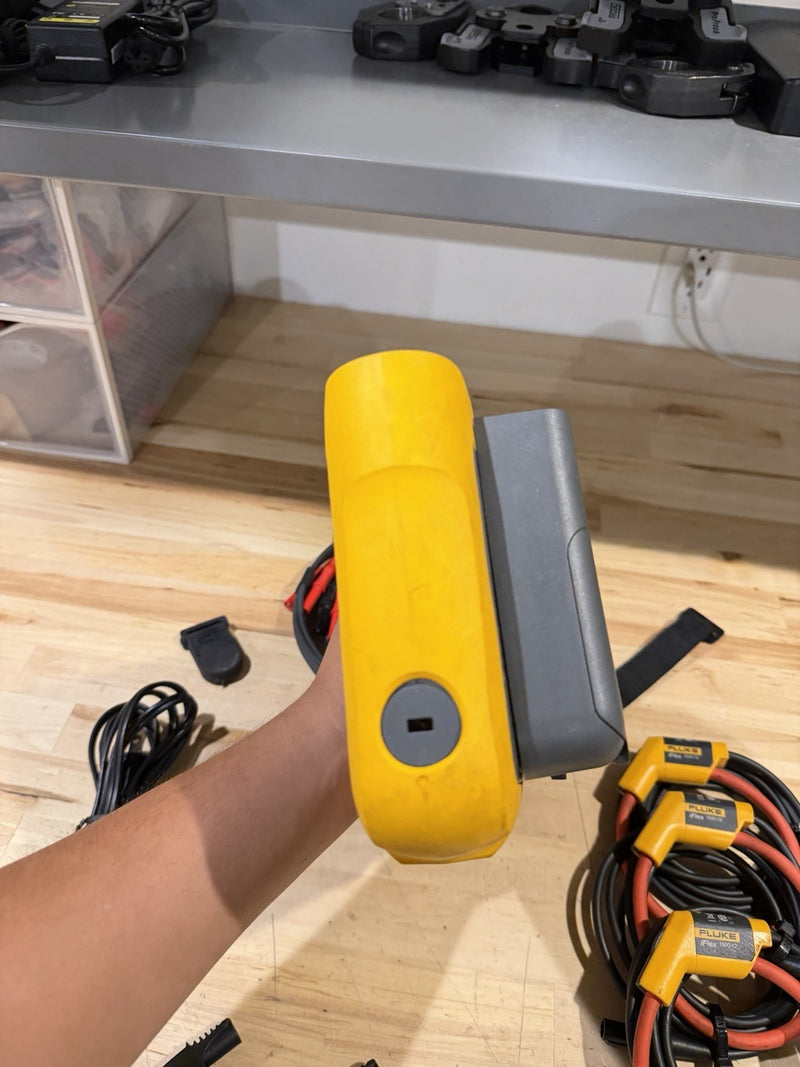 FLUKE 3540 FC 3-PHASE POWER MONITOR W/ ACCESSORIES (TESTED) FREE SHIPPING