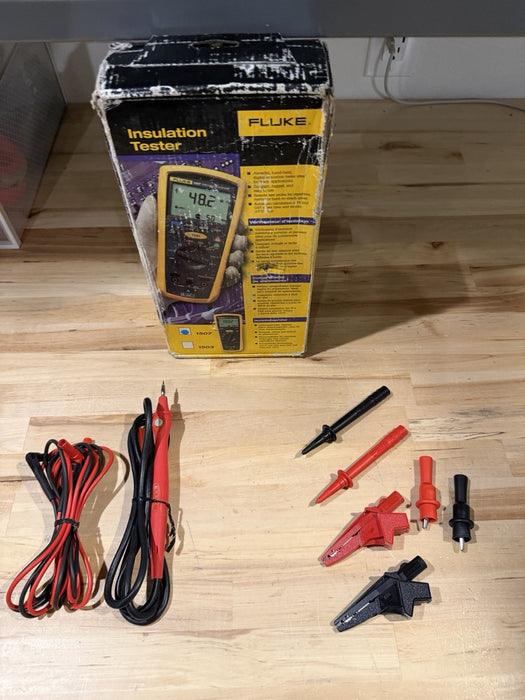 FLUKE 1507 INSULATION MULTIMETER WITH LEADS & CLIPS CALIBRATED 2026