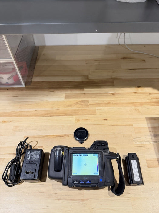 FLIR T440 THERMAL IMAGING CAMERA W/ CHARGER & BATTERY (TESTED) FREE SHIPPING