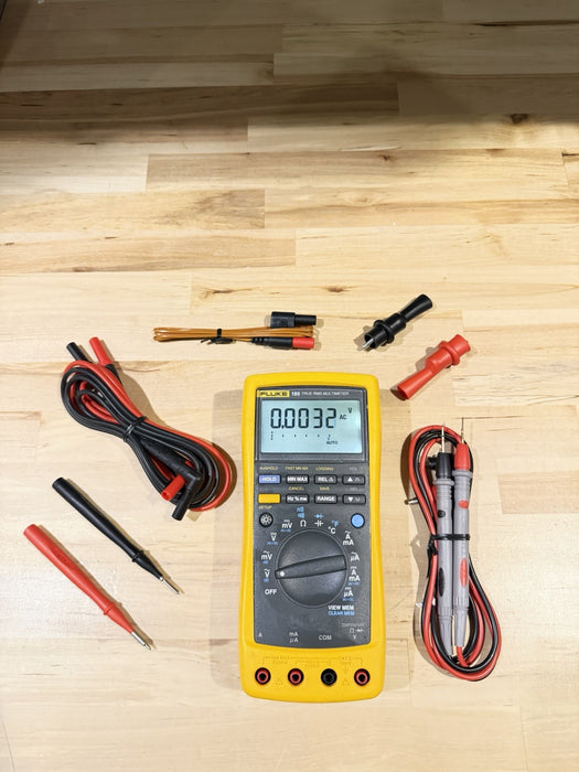 FLUKE 189 TRUE RMS MULTIMETER WITH LEADS AND CLIPS TESTED