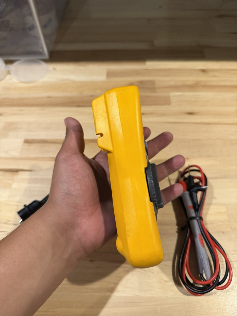 FLUKE 117 TRUE RMS MULTIMETER WITH LEADS & CLIPS TESTED