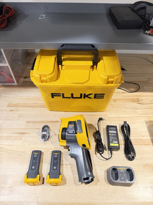 FLUKE TI480PRO IR CAMERA 60HZ, 640 X 480 , 2 BATTERIES W/ CHARGE & CASE -TESTED