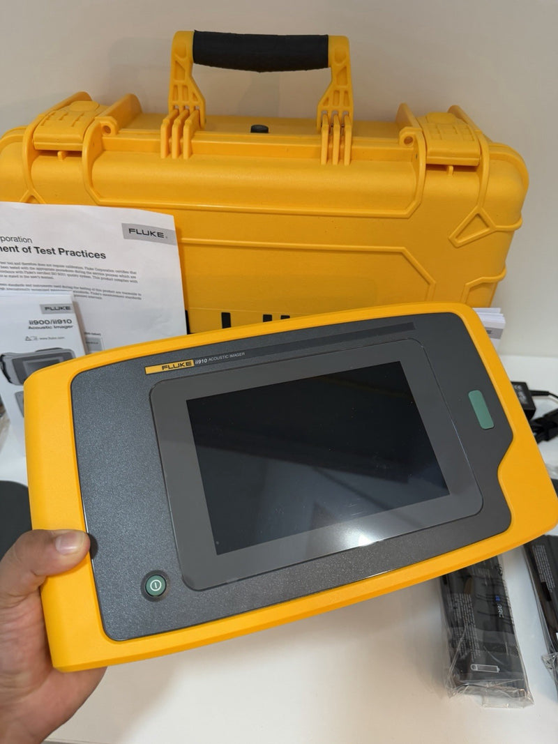FLUKE ii910 ACOUSTIC IMAGER W/ ACCESSORIES FREE SHIPPING (NEW)