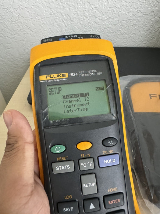 FLUKE HART SCIENTIFIC 1524 DUAL CHANNEL REFERENCE THERMOMETER