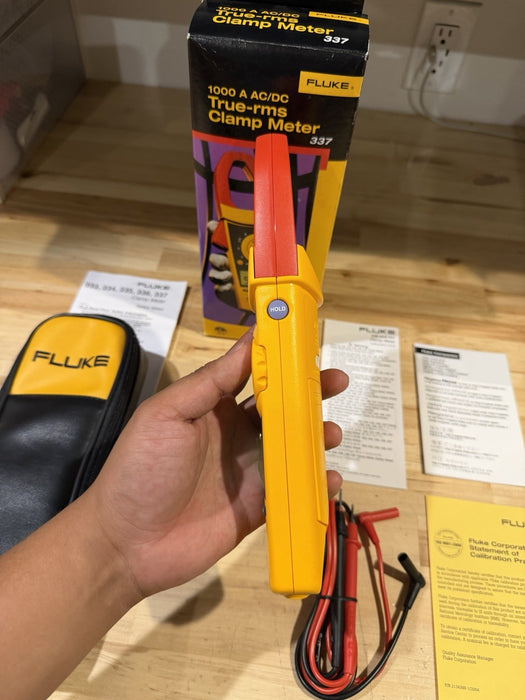 FLUKE 337 TRUE RMS CLAMP METER WITH LEADS & CLIPS RARE