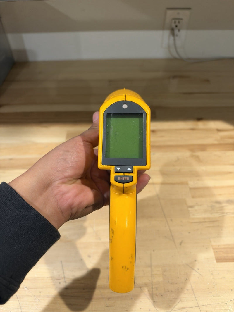FLUKE 572 INFRARED THERMOMETER - SHIPS FAST