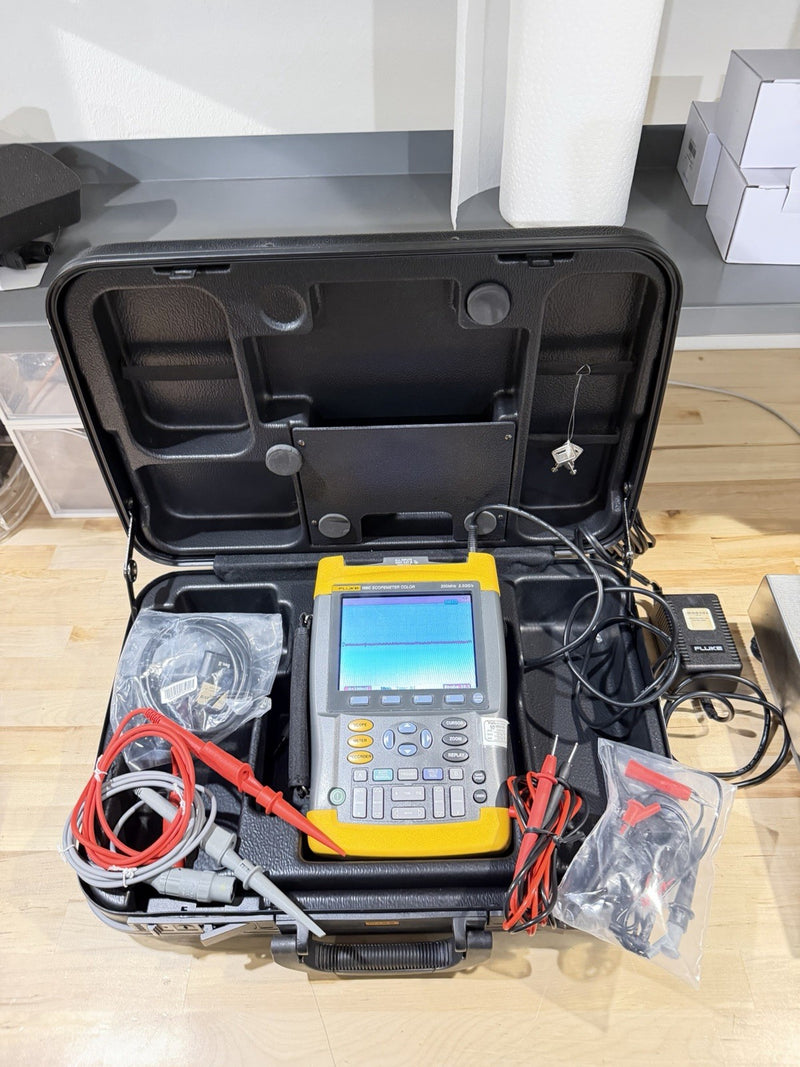 FLIKE 199C 200MHZ 2.5GS/s SCOPEMETER COLOR W/ ACCESSORIES (CALIBRATED 2025)