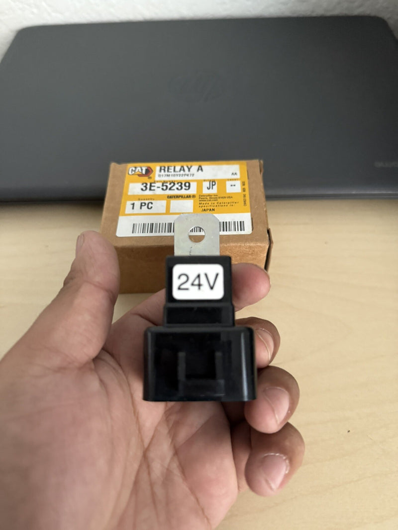 CAT 3E-5239: 24 VOLTS CONNECTOR PLUG RELAY