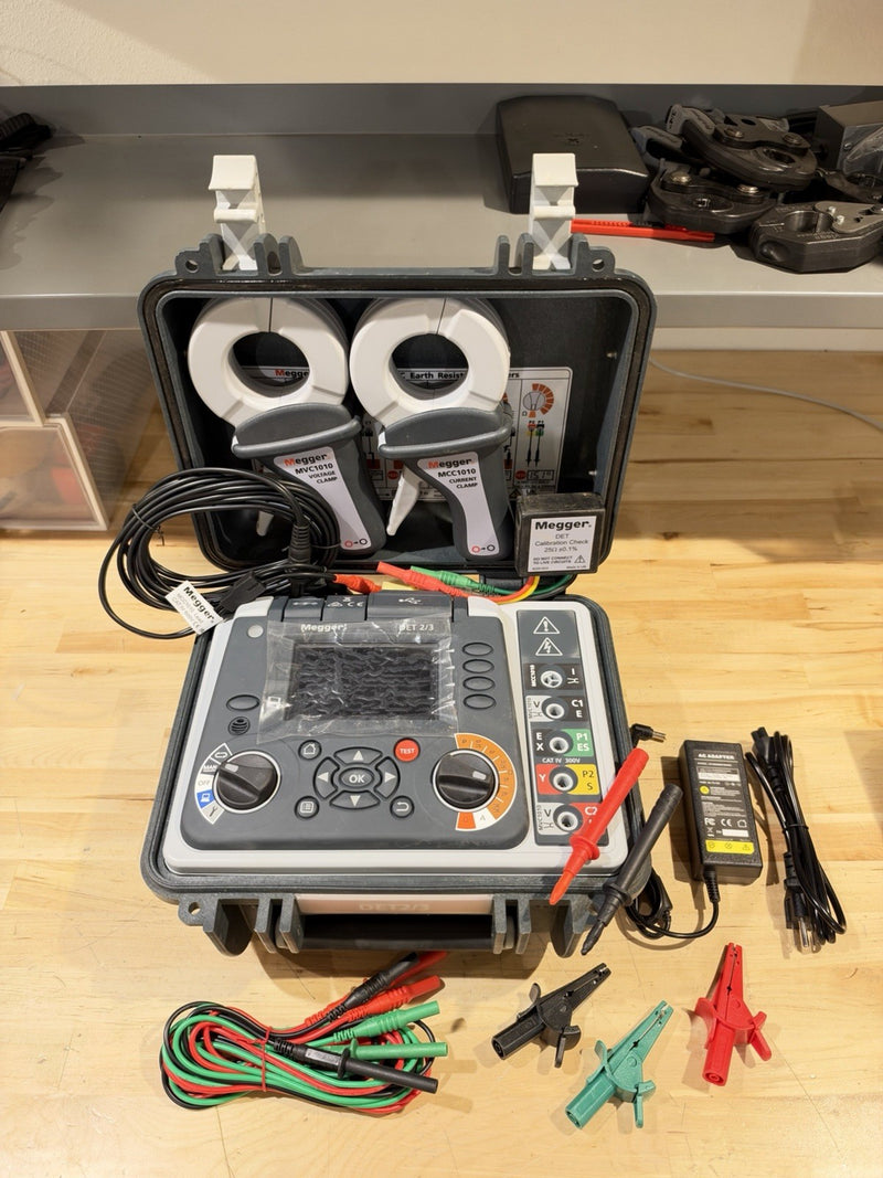 MEGGER DET2/3 GROUND TESTER W/ MCC1010 & MVC1010 CLAMP & LEDS -TESTED SHIPS FAST