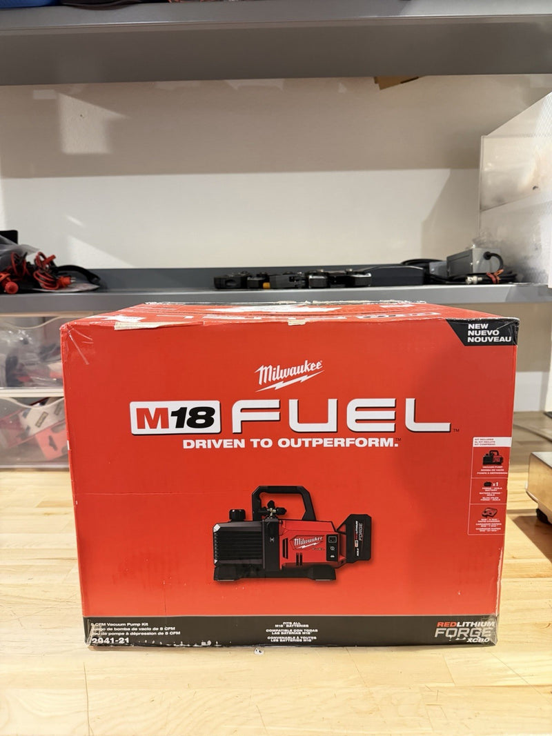 MILWAUKEE 2941-21 M18 FUEL 5 CFM VACUMM PUMP KIT (NEW FACTORY SEALED) SHIPS FAST
