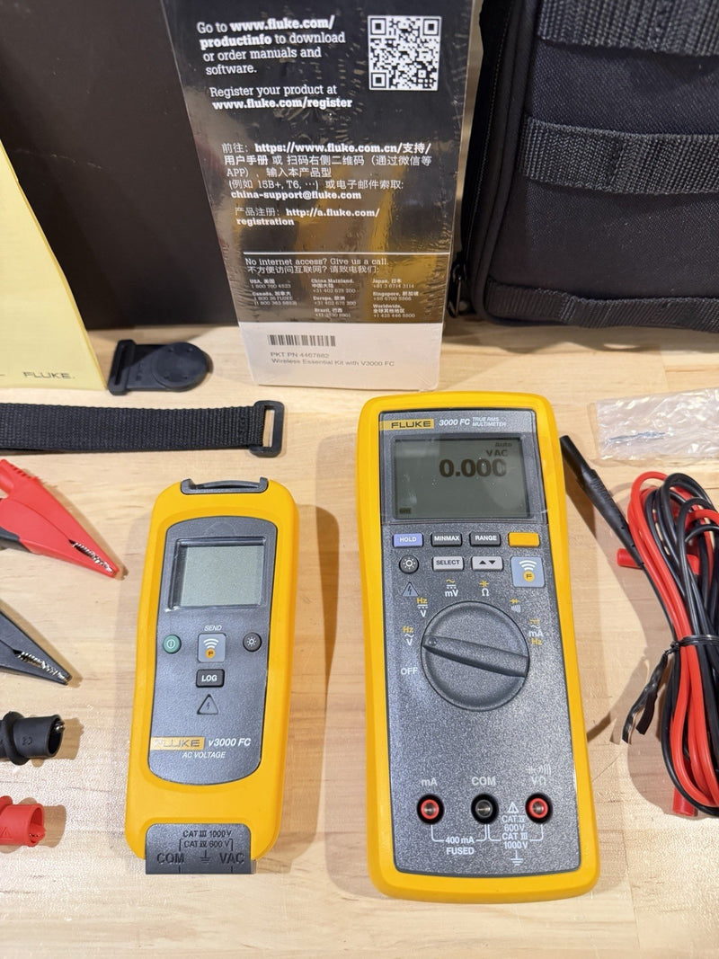 FLUKE 3000 FC TRUE RMS MULTIMETER & FLUKE A3000 FC CURRENT CLAMP KIT
