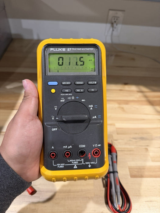 FLUKE 87 TRUE RMS MULTIMETER W/LEADS & CLIPS - SHIPS FAST