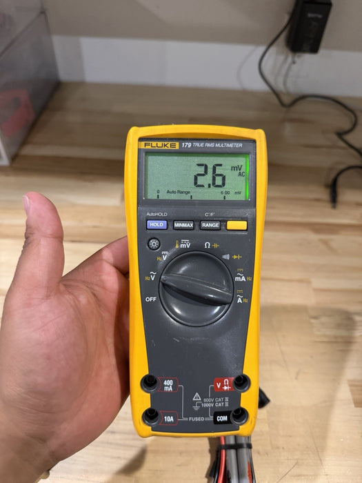 FLUKE 179 MULTIMETER WITH LEADS & CLIPS