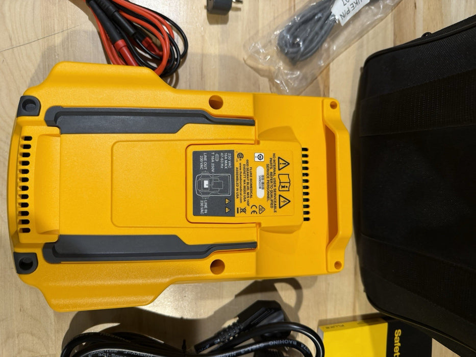 FLUKE ESA612 230V ELECTRICAL SAFETY ANALYZER W/ ACCESSORIES (TESTED) SHIPS FREE