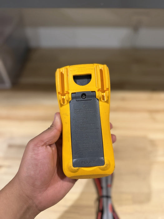 FLUKE 116 TRUS-RMS MULTIMETER / LEADS - SHIPS FAST (TESTED)