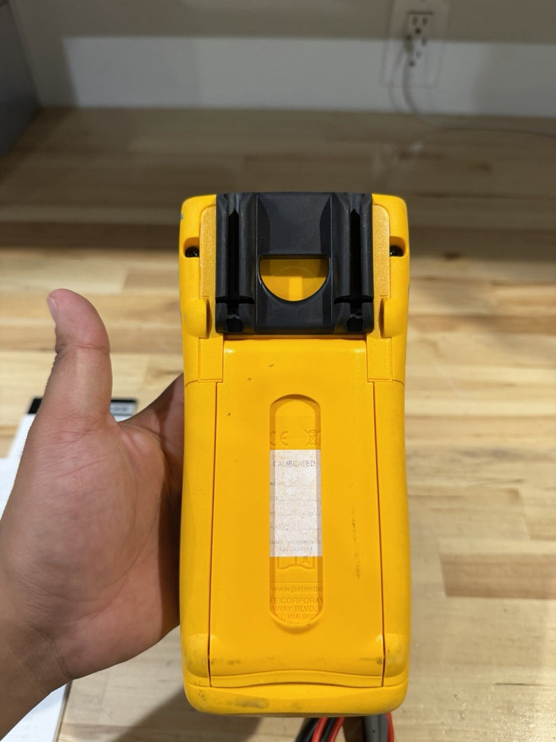 FLUKE 789 PROCESSMETER WITH LEADS & CLIPS TESTED