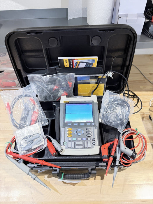 FLUKE 199XRAY MEDICAL SCOPEMETER 200MHz 2.5GS/S W/ ACCESSORIES (TESTED)