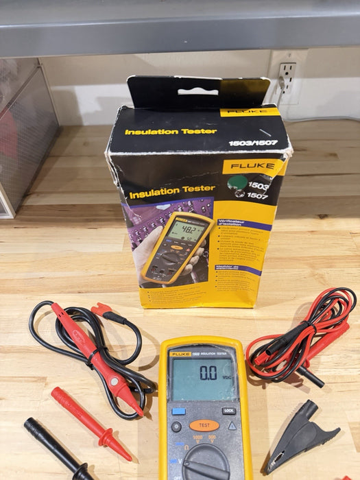 FLUKE 1503 INSULATION TESTER (NEW FACTORY SEALED) W ACCESSORIES - NEW