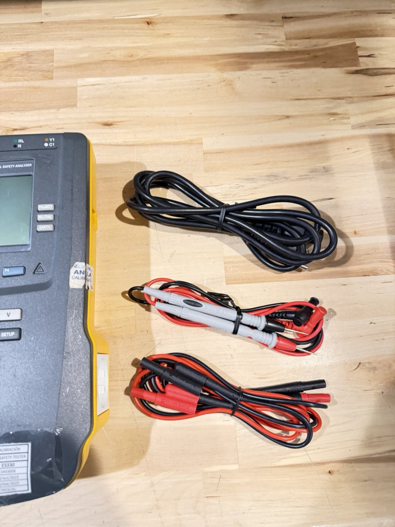 FLUKE ESA615 230V ELECTRICAL SAFETY ANALYZER TESTER WITH LEADS & CHARGER TESTED