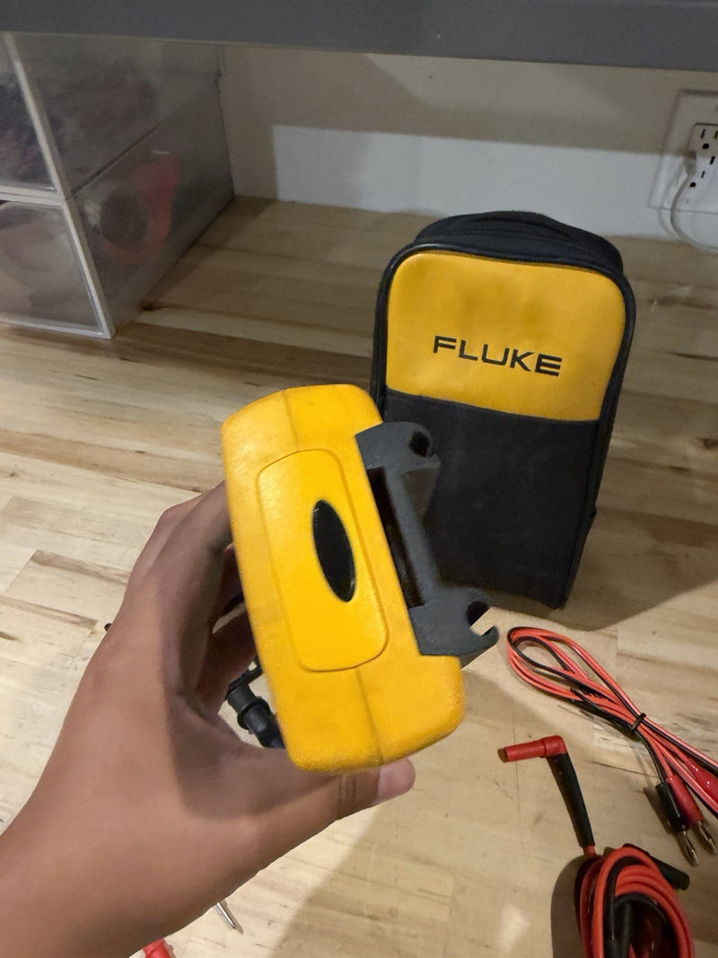 FLUKE 789 PROCESSMETER WITH LEADS & CLIPS TESTED