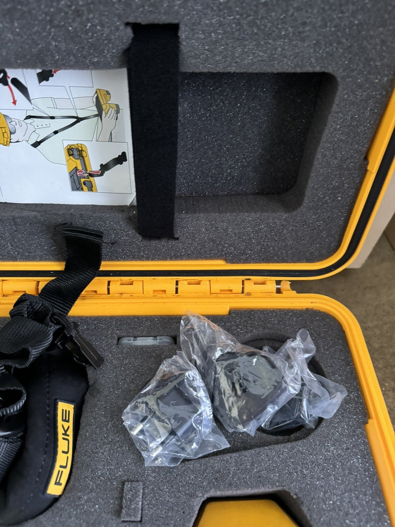 FLUKE FLK-TIX501 60HZ INFD CAMERA COLOR LCD RARE