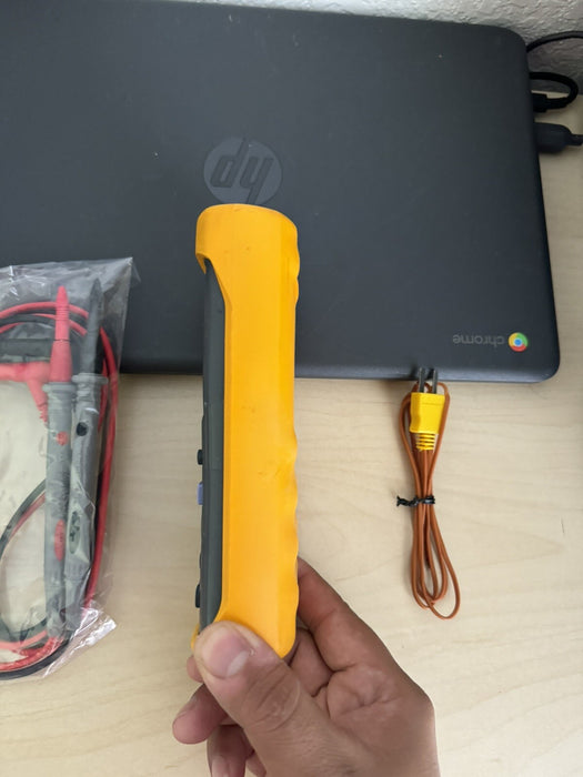 FLUKE 52 II THERMOCOUPLE THERMOMETER METER WITH PROBE & LEADS