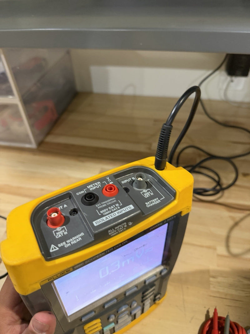 FLUKE 196C SCOPEMETER COLOR WITH LEADS 100MHZ 1GS/S TESTED