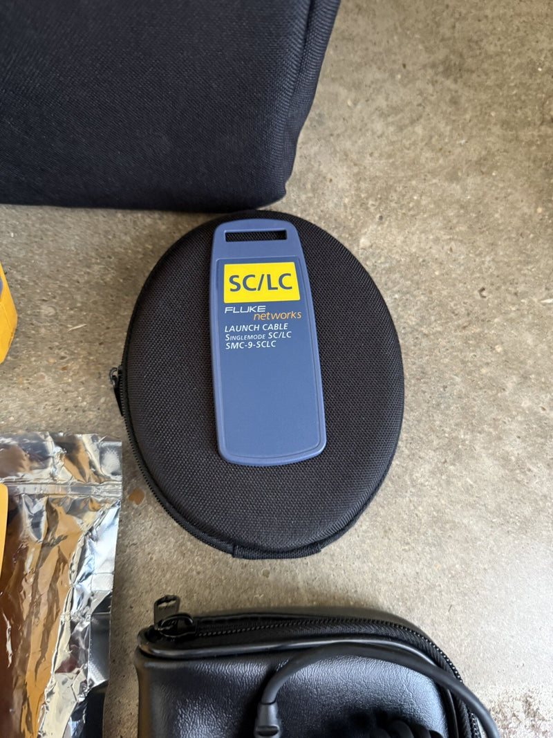 FLUKE NETWORKS VERSIV OPTIFIBER PRO OTDR KIT WITH QUAD OTDR MODULE & ACCESSORIES