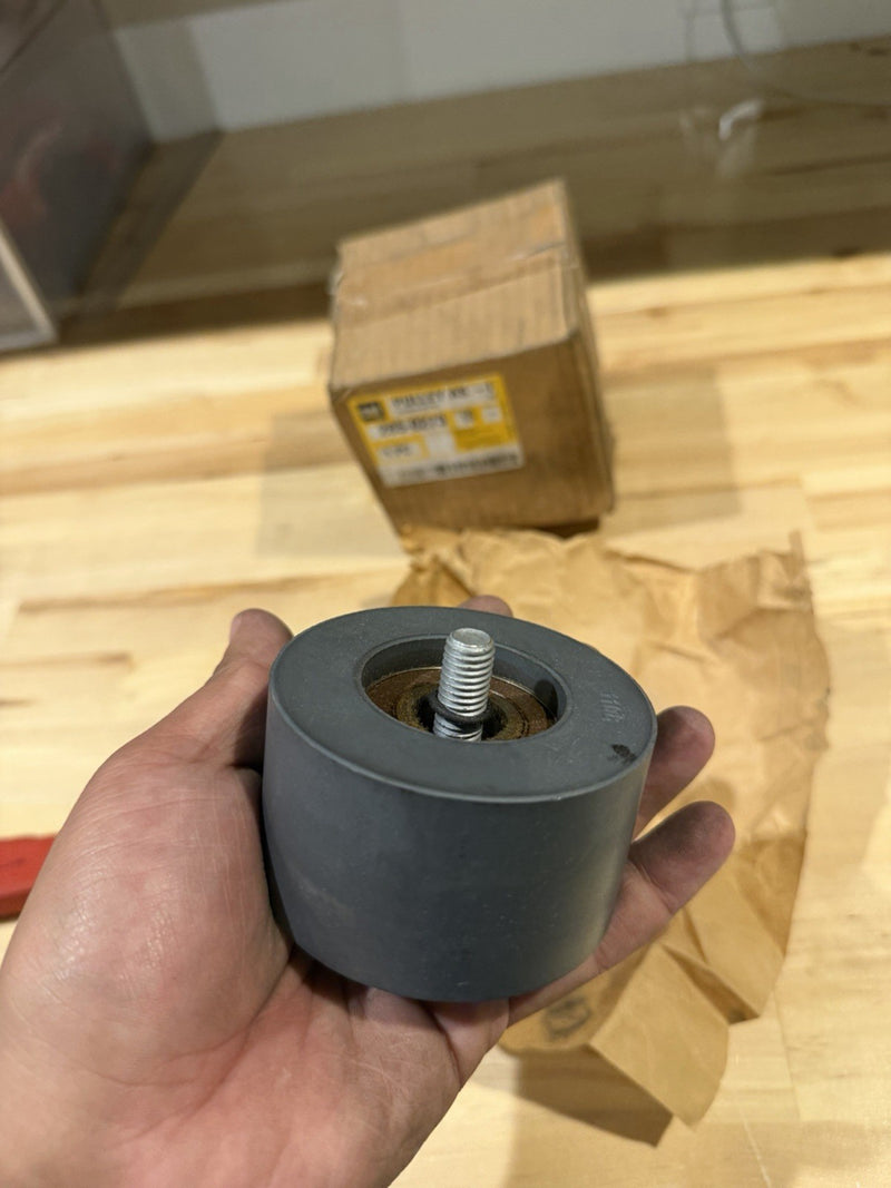 CAT 285-0273 PULLEY ASSEMBLY