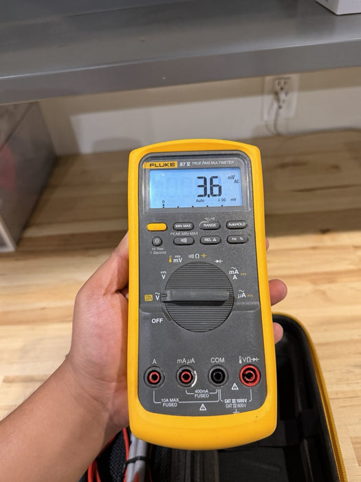 FLUKE 87V TRUE RMS MULTIMETER W/ LEADS (TESTED) SHIPS FAST BAG