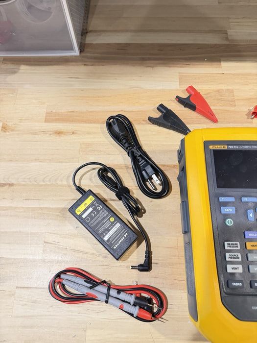 FLUKE 729PRO AUTOMATIC PRESSURE CALIBRATOR W/ ACCESSORIES (TESTED) SHIPS FREE