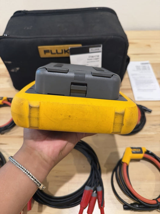 FLUKE 1736 POWER LOGGER WITH ACCESSORIES TESTED