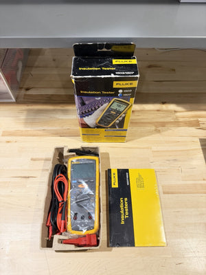 FLUKE 1507 INSULATION MULTIMETER W/ LEADS & CLIPS - SHIPS FAST