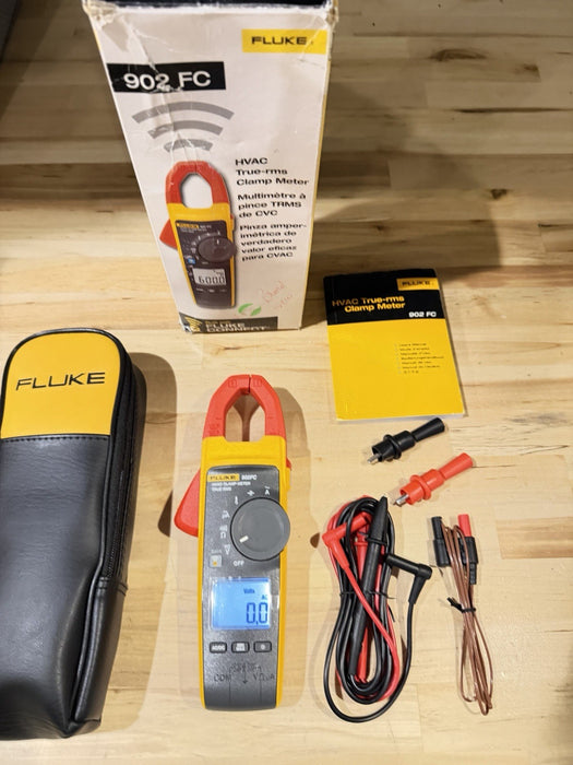 FLUKE 902 FC TRUE RMS HVAC CLAMP METER WITH CASE & LEADS