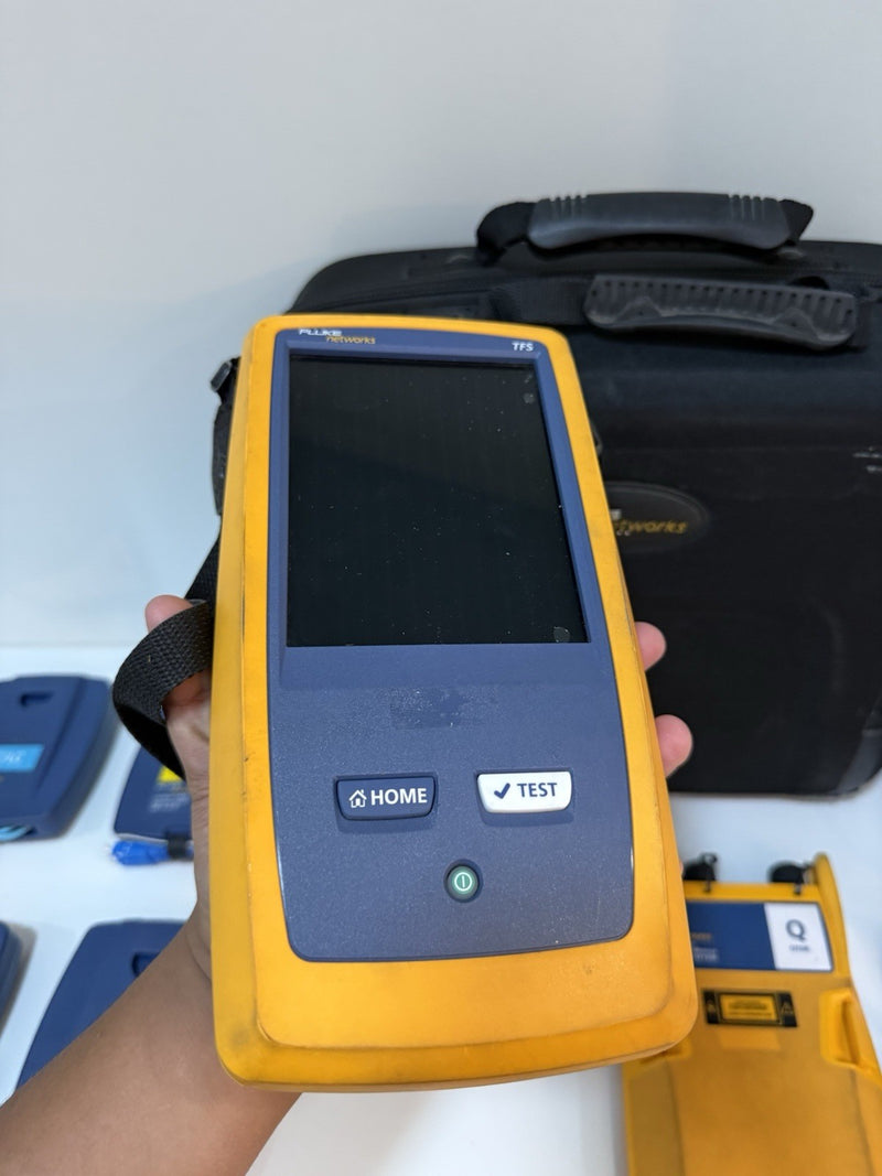 FLUKE NETWORKS VERSIV OTDR KIT WITH QUAD OTDR MODULE & ACCESSORIES