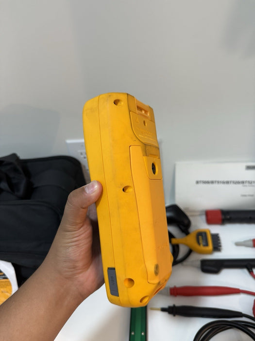 FLUKE BT521 BATTERY ANALYZER W/ ACCESSORIES - FREE SHIPPING (TESTED)