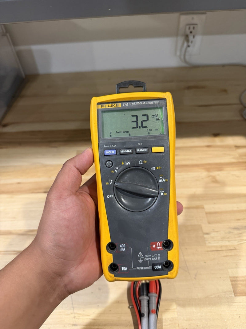 FLUKE 179 MULTIMETER WITH LEADS & CLIPS