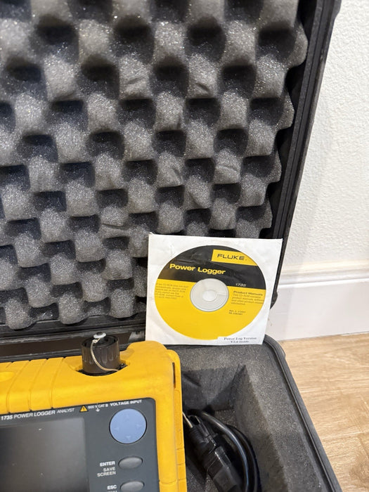 FLUKE 1735 THREE-PHASE POWER LOGGER W/ PROBES & CASE & CHARGER - FREE SHIPPING